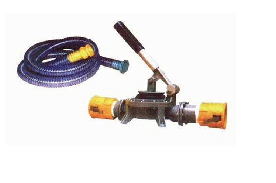 Manual diaphragm suction pump